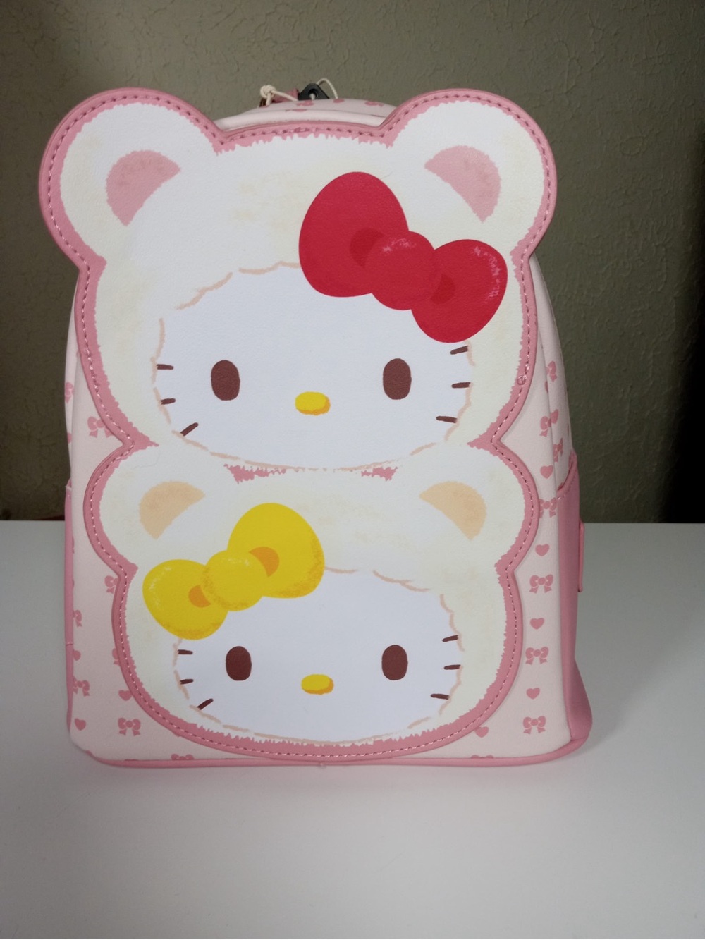 Loungefly NWTHello Kitty & Mimmy White Backpack